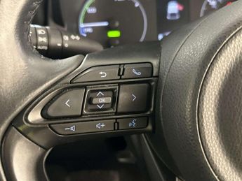 Toyota Yaris 1.5 VVT-h Icon Hatchback 5dr Petrol Hybrid E-CVT Euro 6 (s/s) (1