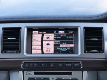 Jaguar XF 2.2d Luxury Auto Euro 5 (s/s) 4dr