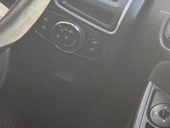 Ford Focus 1.0T EcoBoost Zetec Navigator Euro 5 (s/s) 5dr