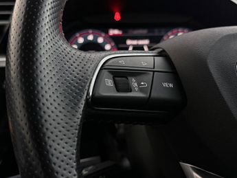 Audi Q3 1.5 TFSI CoD 35 S line S Tronic Euro 6 (s/s) 5dr