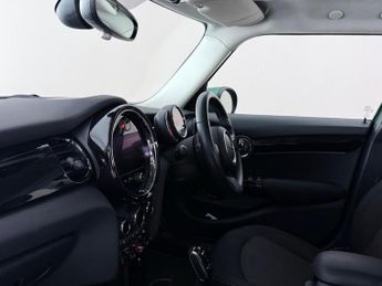 MINI Hatch 1.5 Cooper Classic Steptronic Euro 6 (s/s) 5dr
