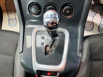 Peugeot 5008 2.0 HDi Active Auto Euro 5 5dr