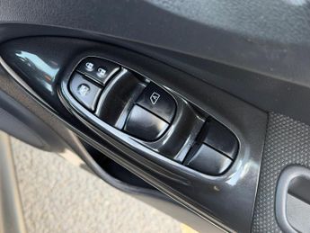 Nissan Juke 1.6 N-Connecta XTRON Euro 6 5dr