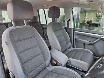 Volkswagen Touran 1.6 TDI BlueMotion Tech SE DSG Euro 5 (s/s) 5dr