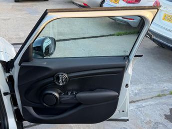 MINI Hatch 1.5 Cooper Steptronic Euro 6 (s/s) 5dr