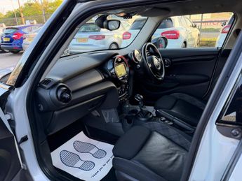 MINI Hatch 1.5 Cooper Steptronic Euro 6 (s/s) 5dr