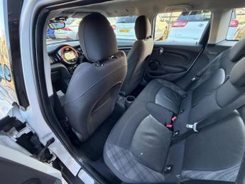 MINI Hatch 1.5 Cooper Steptronic Euro 6 (s/s) 5dr