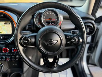 MINI Hatch 1.5 Cooper Steptronic Euro 6 (s/s) 5dr