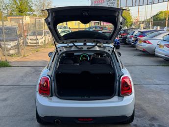 MINI Hatch 1.5 Cooper Steptronic Euro 6 (s/s) 5dr