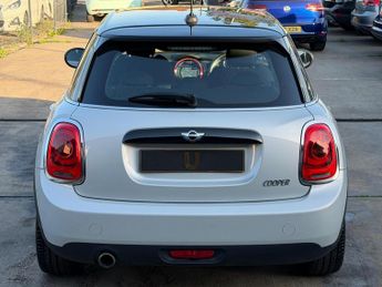 MINI Hatch 1.5 Cooper Steptronic Euro 6 (s/s) 5dr