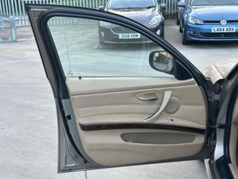 BMW 3 Series 2.0 320i SE Steptronic Euro 4 4dr