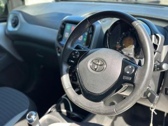 Toyota AYGO 1.0 VVT-i x-play x-shift Euro 6 5dr