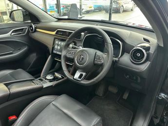 MG MG ZS 72.6kWh Trophy Long Range Auto 5dr