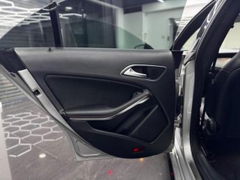 Mercedes-Benz CLA 2.1 CLA220 CDI AMG Sport Coupe 7G-DCT Euro 6 (s/s) 4dr
