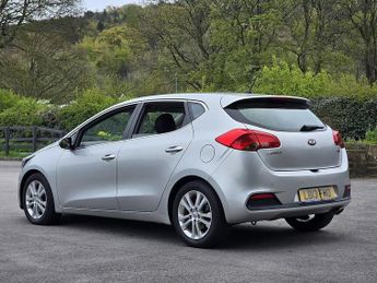 Kia Ceed 1.6 CRDi 2 Hatchback 5dr Diesel Auto Euro 5 (126 bhp)