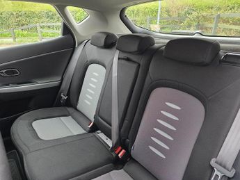 Kia Ceed 1.6 CRDi 2 Hatchback 5dr Diesel Auto Euro 5 (126 bhp)