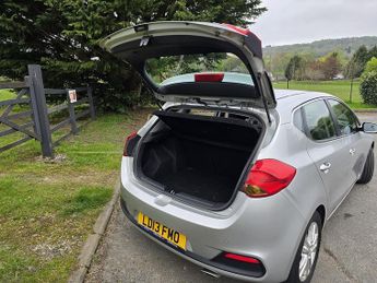 Kia Ceed 1.6 CRDi 2 Hatchback 5dr Diesel Auto Euro 5 (126 bhp)