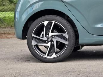 Hyundai i10 1.2 Premium Hatchback 5dr Petrol Auto Euro 6 (s/s) (84 ps)