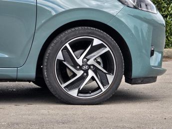 Hyundai i10 1.2 Premium Hatchback 5dr Petrol Auto Euro 6 (s/s) (84 ps)