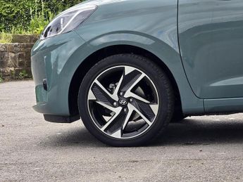 Hyundai i10 1.2 Premium Hatchback 5dr Petrol Auto Euro 6 (s/s) (84 ps)