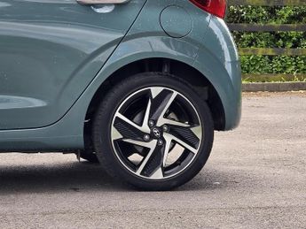 Hyundai i10 1.2 Premium Hatchback 5dr Petrol Auto Euro 6 (s/s) (84 ps)