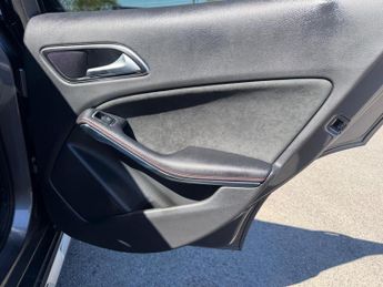 Mercedes-Benz GLA 2.1 GLA200d AMG Line 7G-DCT Euro 6 (s/s) 5dr