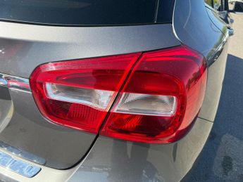 Mercedes-Benz GLA 2.1 GLA200d AMG Line 7G-DCT Euro 6 (s/s) 5dr