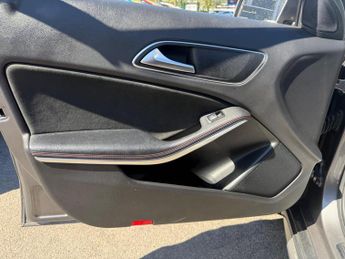 Mercedes-Benz GLA 2.1 GLA200d AMG Line 7G-DCT Euro 6 (s/s) 5dr