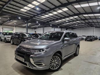 Mitsubishi Outlander 2.4h TwinMotor 13.8kWh Exceed Safety CVT 4WD Euro 6 (s/s) 5dr