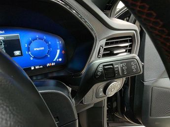 Ford Focus 1.0T EcoBoost ST-Line X Auto Euro 6 (s/s) 5dr