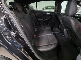 Ford Focus 1.0T EcoBoost ST-Line X Auto Euro 6 (s/s) 5dr