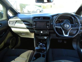 Nissan Leaf 39kWh N-Connecta Auto 5dr