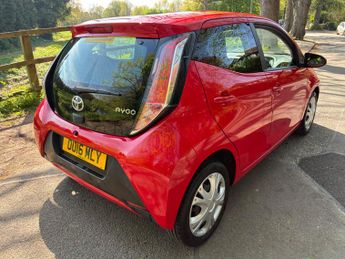 Toyota AYGO 1.0 VVT-i x-play Euro 6 5dr