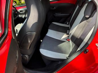 Toyota AYGO 1.0 VVT-i x-play Euro 6 5dr