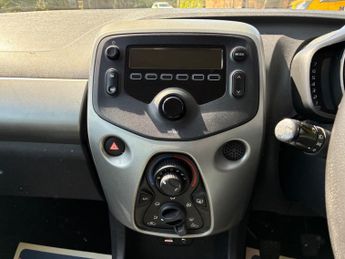 Toyota AYGO 1.0 VVT-i x-play Euro 6 5dr