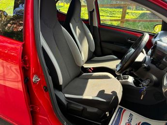 Toyota AYGO 1.0 VVT-i x-play Euro 6 5dr