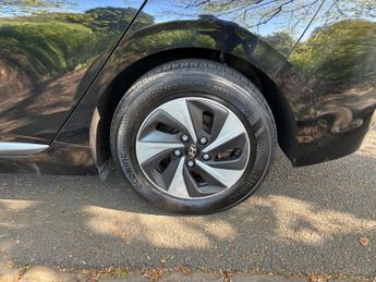 Hyundai IONIQ 1.6 h-GDi Premium DCT Euro 6 (s/s) 5dr