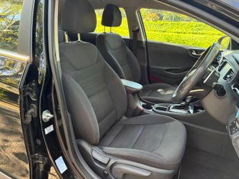 Hyundai IONIQ 1.6 h-GDi Premium DCT Euro 6 (s/s) 5dr