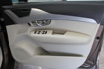 Volvo XC90 2.0 D5 Momentum Geartronic 4WD Euro 6 (s/s) 5dr