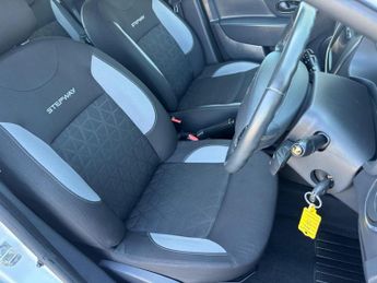 Dacia Sandero Stepway 0.9 TCe Laureate Euro 5 5dr