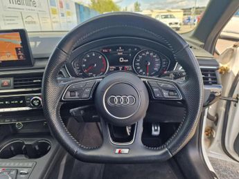 Audi A4 Avant 2.0 TFSI 35 Black Edition Estate 5dr Petrol S Tronic Euro 6 (s/s