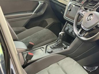 Volkswagen Tiguan 2.0 TSI SEL DSG 4Motion Euro 6 (s/s) 5dr
