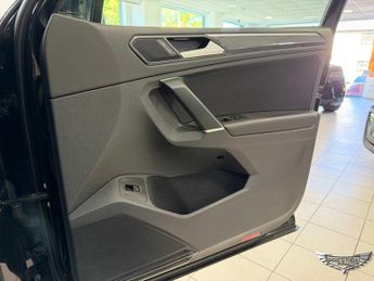 Volkswagen Tiguan 2.0 TSI SEL DSG 4Motion Euro 6 (s/s) 5dr