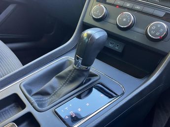 SEAT Leon 1.6 TDI SE Dynamic Hatchback 5dr Diesel DSG Euro 6 (s/s) (115 ps