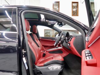Porsche Macan 3.6T V6 Turbo PDK 4WD Euro 6 (s/s) 5dr