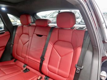 Porsche Macan 3.6T V6 Turbo PDK 4WD Euro 6 (s/s) 5dr