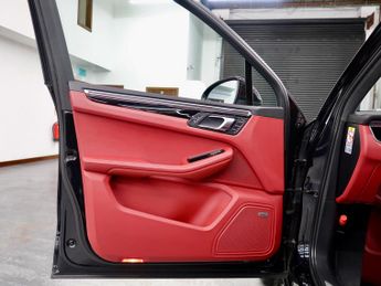 Porsche Macan 3.6T V6 Turbo PDK 4WD Euro 6 (s/s) 5dr