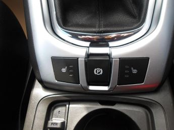 Vauxhall Antara 2.2 CDTi Exclusiv 2WD Euro 5 (s/s) 5dr