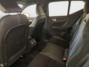 Volvo XC40 1.5 T3 R-Design SUV 5dr Petrol Manual Euro 6 (s/s) (163 ps)
