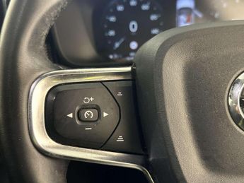 Volvo XC40 1.5 T3 R-Design SUV 5dr Petrol Manual Euro 6 (s/s) (163 ps)